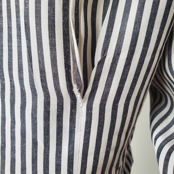 Cropped French Cuff Striped Blouse - Picture 5 of 7
